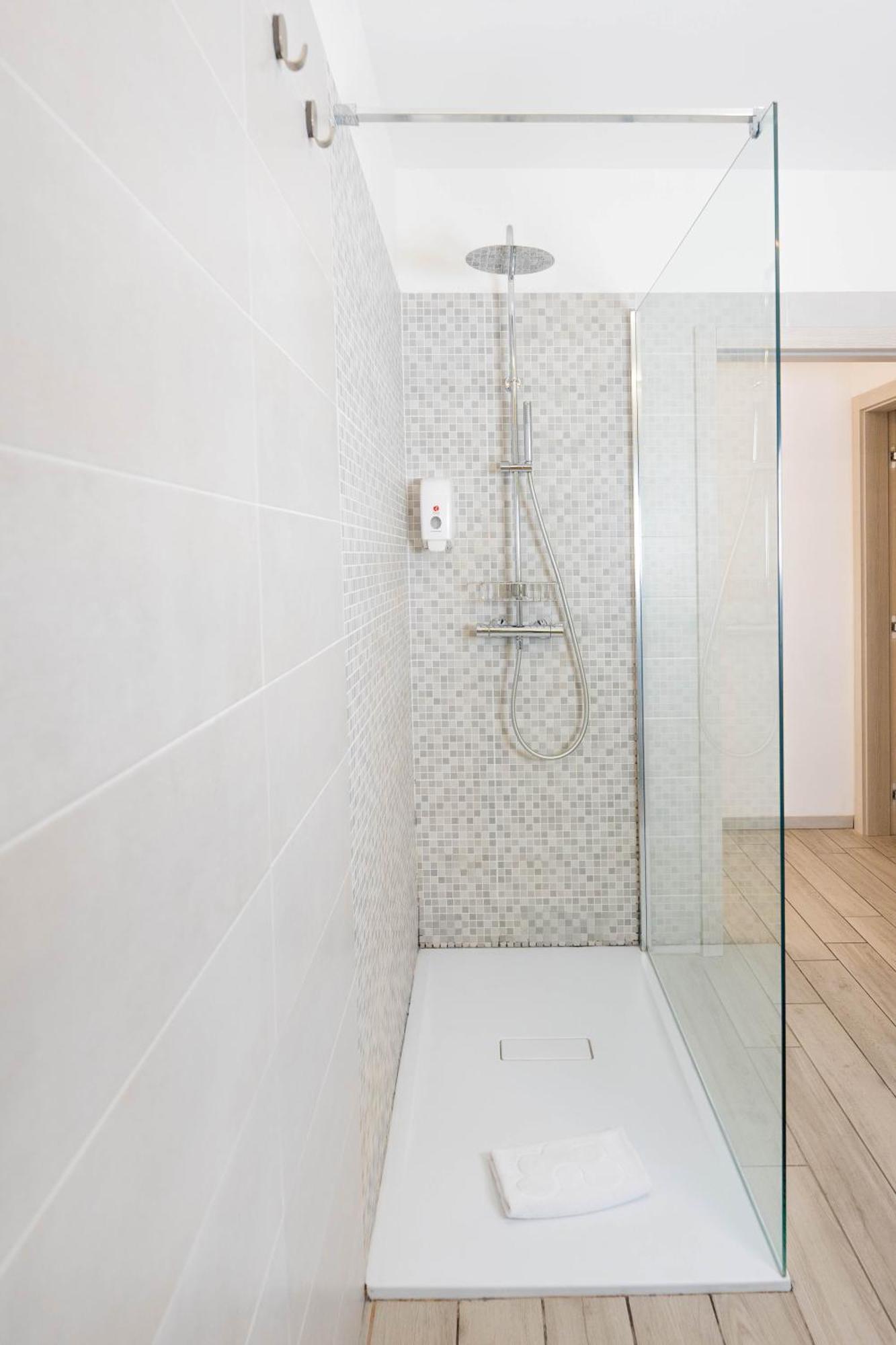 Cityu Grazioli 27 Citta - 2 Stanze Con 2 Parcheggi Privati Gratuiti *
